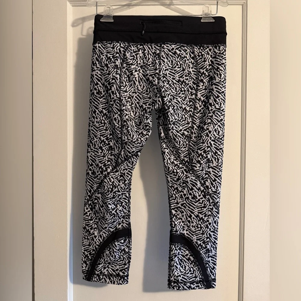 Lululemon Run Inspire Crop II Luxtreme Mini Brushed Animal Black White Leggings
